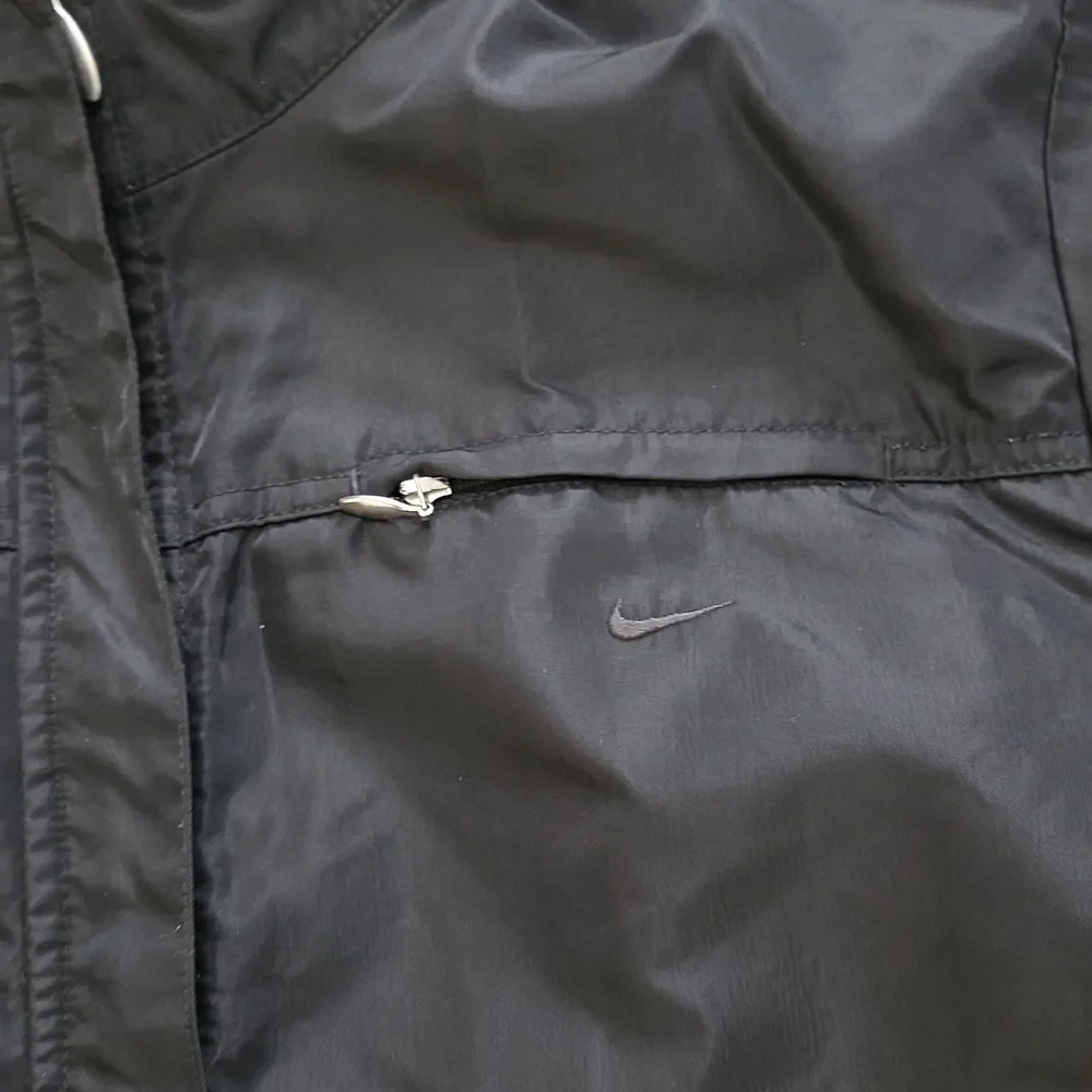 Nike Nylon Jacket Shell Black Zip Front & Zip cuffs. Covered placket
